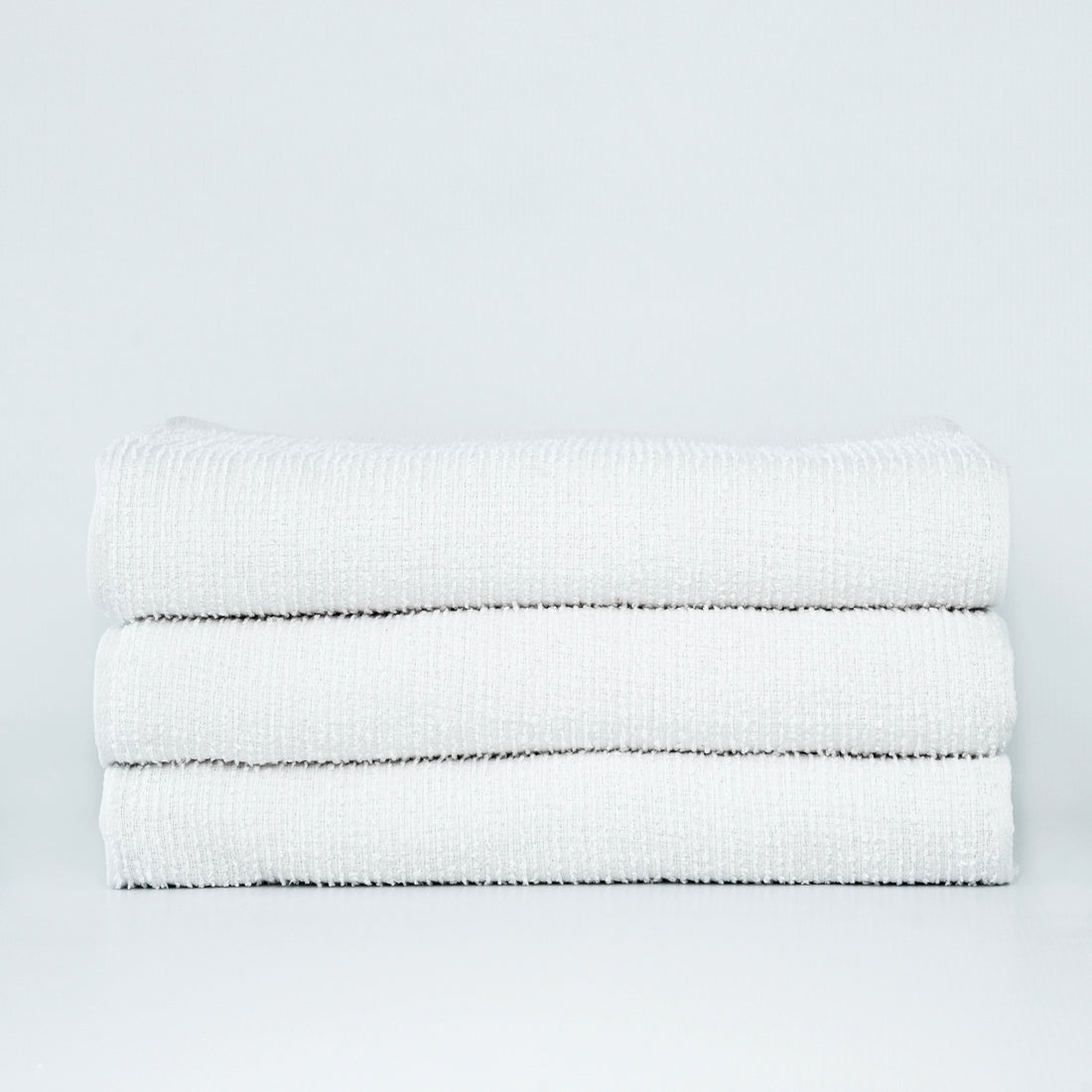 The Complete Buyer's Guide to Wholesale Bath Towels: Choosing 100% Cotton Quality That Lasts