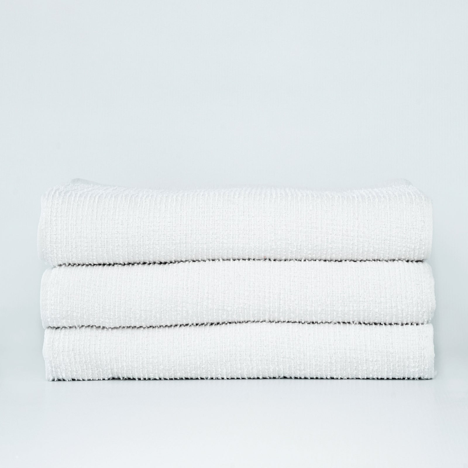 The Complete Buyer's Guide to Wholesale Bath Towels: Choosing 100% Cotton Quality That Lasts